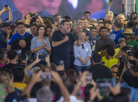Sem reação da oposição, Riedel avança para vencer eleição no primeiro turno