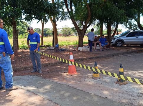 Obras realiza melhoria para escoamento de água próximo à Creche Elmo Jorge
