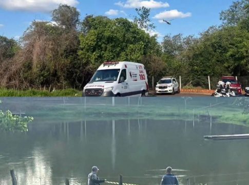 Em surto, mãe joga os 3 filhos em rio e bebê de 10 meses morre afogada no interior de SP