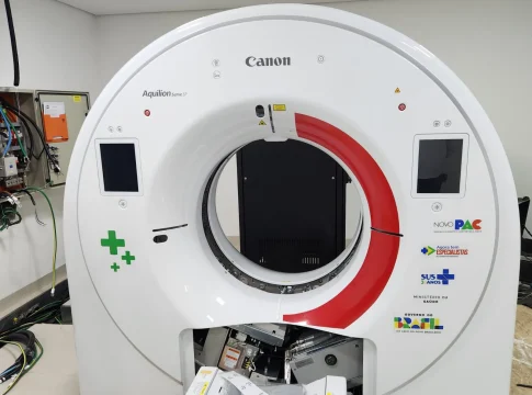 Articulado por Geraldo Resende, novo tomógrafo chega ao Hospital de Câncer Alfredo Abrão