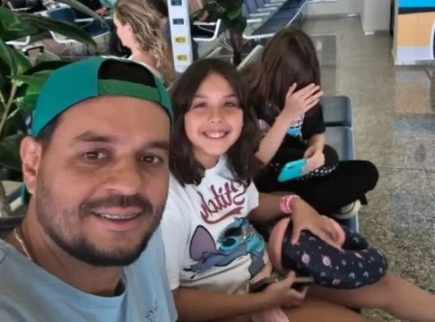 Acidente entre caminhonete e carreta mata pai e duas filhas adolescentes