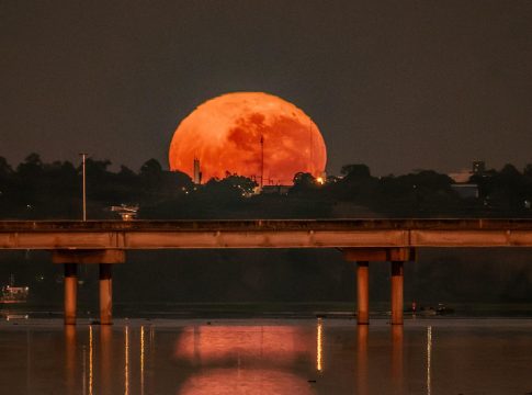 Lua, Ponte Ayrton Senna e o Lago de Itaipu compõem registro especial de Guaíra