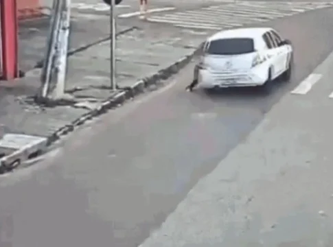 Adolescente é arrastada por motorista de aplicativo no interior de SP