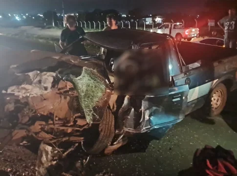 Homem morre em acidente entre Ford Pampa e Fiat Toro em Ribas do Rio Pardo