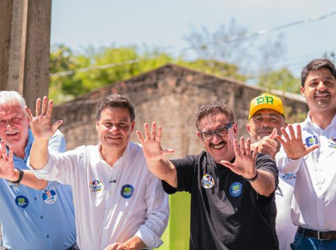 GUAÍRA Ratinho prestigia carreata em apoio a Heraldo Trento e Sandro Alex