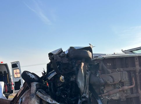 Acidente com Van de Eldorado deixa 4 mortos