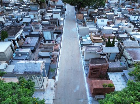Prefeitura de Naviraí intensifica limpeza e manutenção do Cemitério Municipal para o Dia de Finados