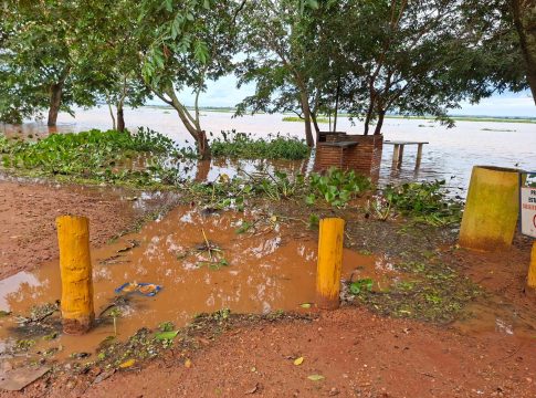 Atenção visitantes: Praia da Amizade imprópria para uso