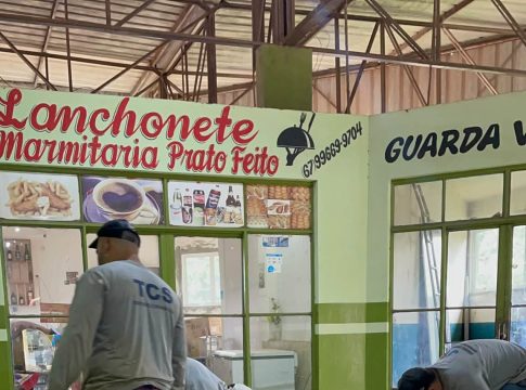 Reforma do Terminal Rodoviário de Mundo Novo avança para nova etapa de instalação do piso