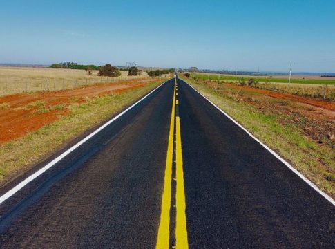 Ciclista morre atropelado e motorista foge sem prestar socorro na BR-060