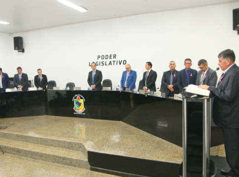 Câmara de Mundo Novo aprova verba para nova praça e vereadores celebram resultados eleitorais