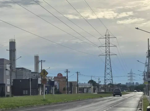 Frente fria mantém tempo instável e aumenta risco de temporais no sábado