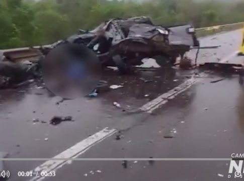 Militares do Exército morrem no hospital após acidente entre carreta e picape em MS