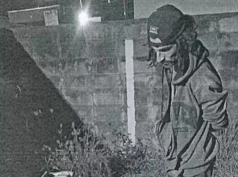 Homem entra pelo muro, furta ar-condicionado do CEM e é preso