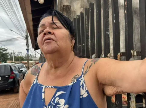 Jovem foi baleado na frente da mãe: “Eu vim para ver ele morrer”
