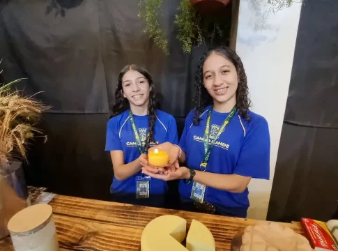 De vela de manteiga a pirulito de mel, alunos transformam produção rural em projetos