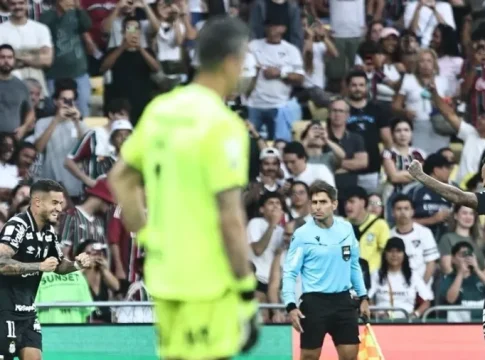 Santos estreia quarteto ofensivo, vira contra o Fluminense e continua sonhando com Libertadores